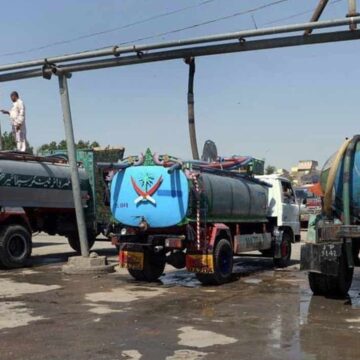 Severe Water Shortage In Karachi’s Central District Ahead of Eid-ul-Adha