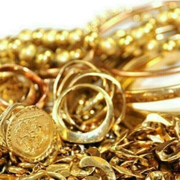 Gold Prices Dip Slightly in Pakistan: Per Tola Now at Rs. 352,900