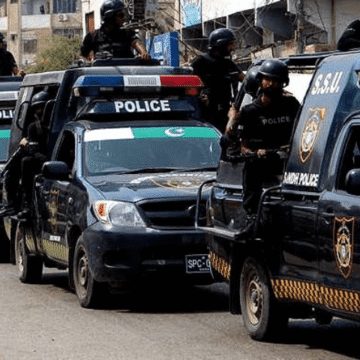 Karachi Police Directed to Lead by Example in Traffic Law Enforcement
