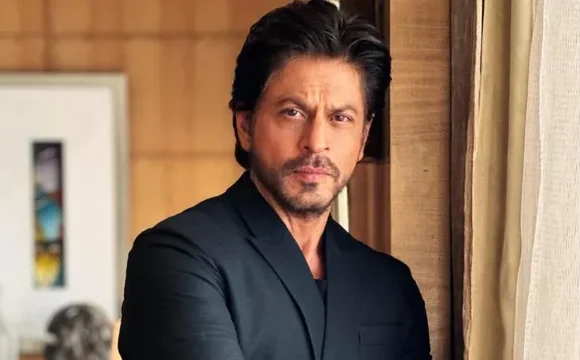 Shah-Rukh-Khan-(14)-1752914767672_v Shah Rukh Khan’s King Shoot on Hold After Back Injury