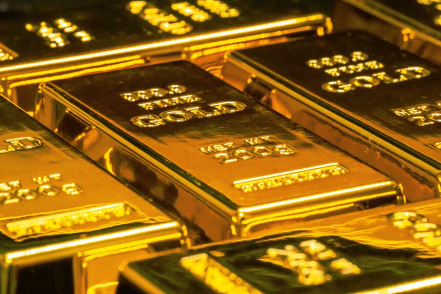 Gold Prices in Pakistan Soar to Record PKR 356,800 Per Tola