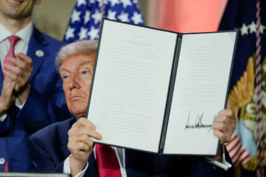 Trump Cuts Pakistan’s Import Tariff to 19% From 29%