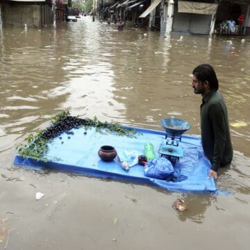 Lahore on High Alert: Ravi River Floods Threaten Shahdara and Beyond