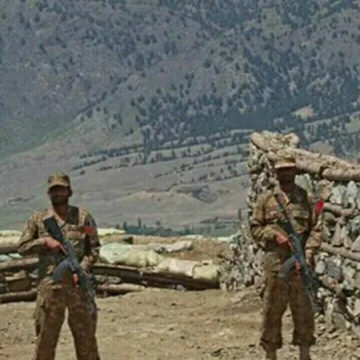 US President Donald Trump addressing reporters in the Oval Office about Pakistan-Afghanistan tensions