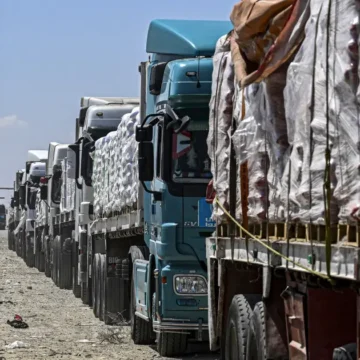 Israel halts all aid to Gaza, breaking ceasefire deal