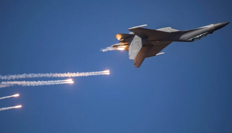 Chinese J-16 fighter jet intercepts foreign aircraft near China’s ADIZ (File Photo)