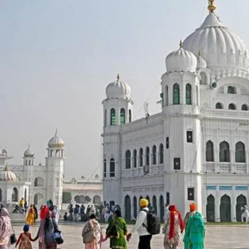 Pakistan Opens Its Arms: 2,100 Sikh Pilgrims Arrive for Guru Nanak’s 556th Birth Anniversary