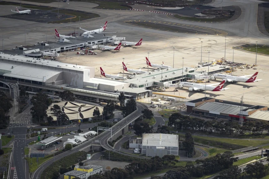 melbourne airport Power bank explodes at Melborne Airport, Man Injured