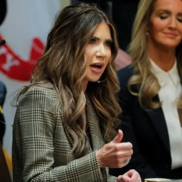 US to Expand Travel Ban—More Than 30 Countries Targeted, DHS Says