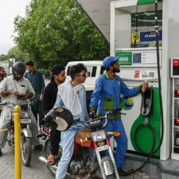 Pakistan Cuts Diesel Price by Rs14 While Petrol Price Stays the Same