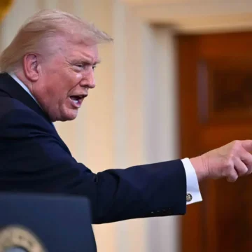 Trump Urges Iranians to Keep Protesting, Says ‘Help Is on Its Way’ Amid Crackdown