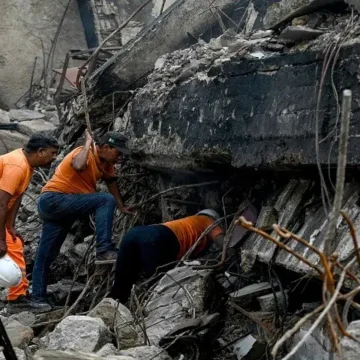 Search Operation Continues at Karachi’s Gul Plaza as Death Toll Rises, Rescuers Battle Debris