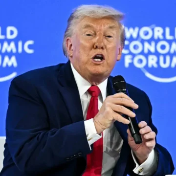 Trump Threatens Canada With 100% Tariffs if Ottawa Signs Trade Deal With China