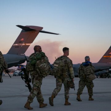 US Weighs Deploying Elite Airborne Troops to Middle East Amid Escalation