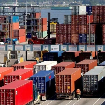 Pakistan exports fall 7.14% in nine months amid rising imports