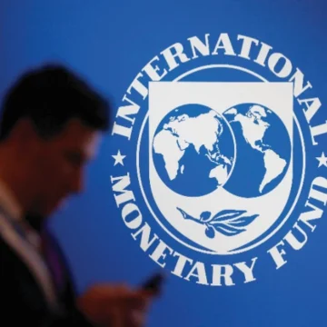 Govt Plans to End Currency Controls to Secure IMF Loan