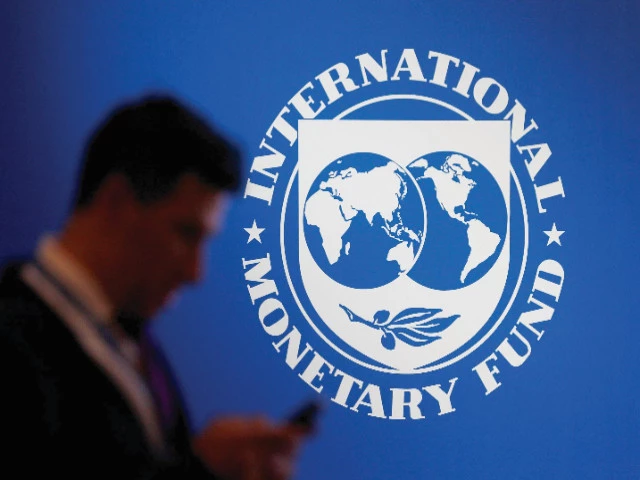Govt Plans to End Currency Controls to Secure IMF Loan
