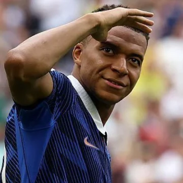 1600604_560642_1_updates Mbappé Makes History with Back-to-Back FIFA World Cup Golden Boot Awards