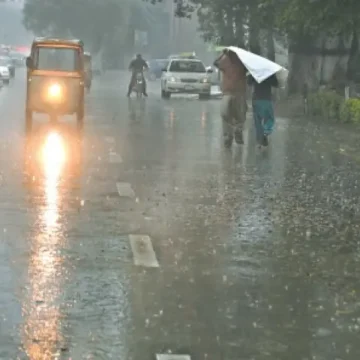 2911571504fdddf Fresh Monsoon Spell Brings Rain to Punjab and Islamabad; PMD Issues Weather Alert