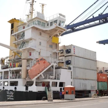 ship1775931647-0-640x480 Karachi Port Handles 20,000-TEU Mega Container Vessel in Major Maritime Milestone