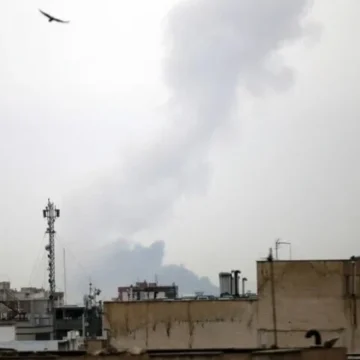untitled-design-61783677057-0-640x480 US Strikes Kill Seven at Iranian Military Base as Civilian Death Toll Rises in South Iran