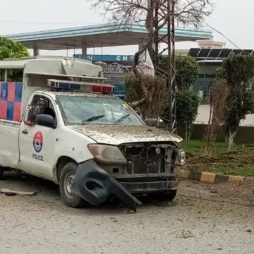 02141156a9d8581 Two Policemen Injured in IED Blast Targeting Police Van in Peshawar