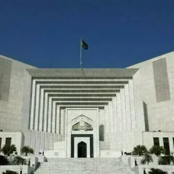 8 Pakistan Bar Council Members Condemn Govt Over Imran Khan Hospital Transfer