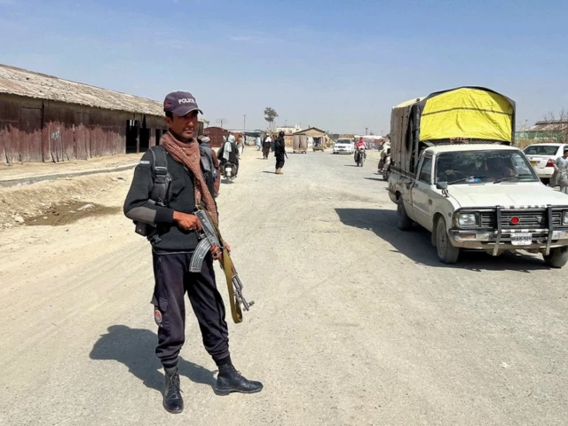 balochistan1790425856-0-640x480 One Killed, Two Wounded as Gunmen Abduct 12 Workers in Duki