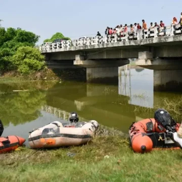 13 Children Killed as Boat Capsizes in India’s Ganges River During Festival Journey
